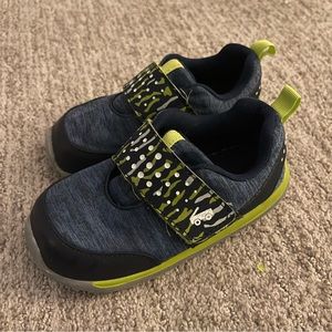 See Kai Run toddler sneaker, 9T